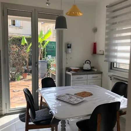 Meuble De Tourisme Anne Bouchard Casa de Férias Béziers